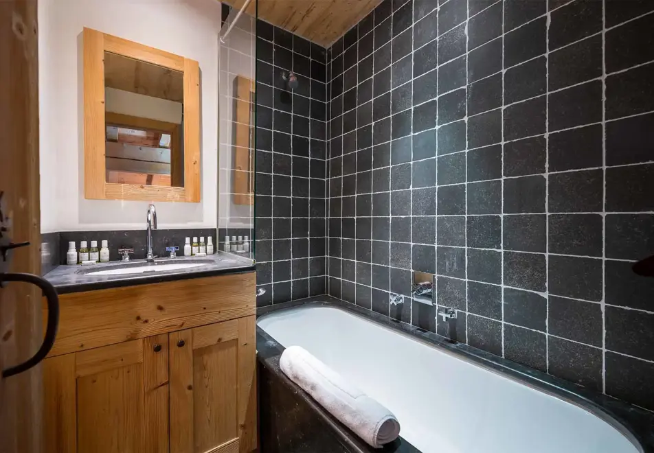 Chalet Davos, Val d'Isere (self catered or catered chalet) - Bathroom