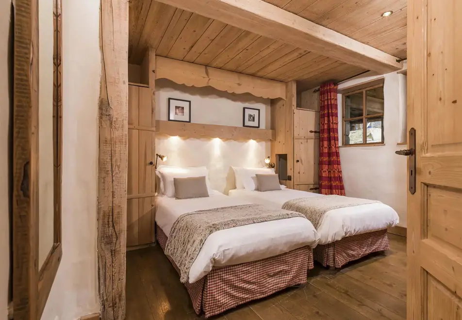 Chalet Arosa, Val d'Isere (self catered or catered chalet) - Bedroom