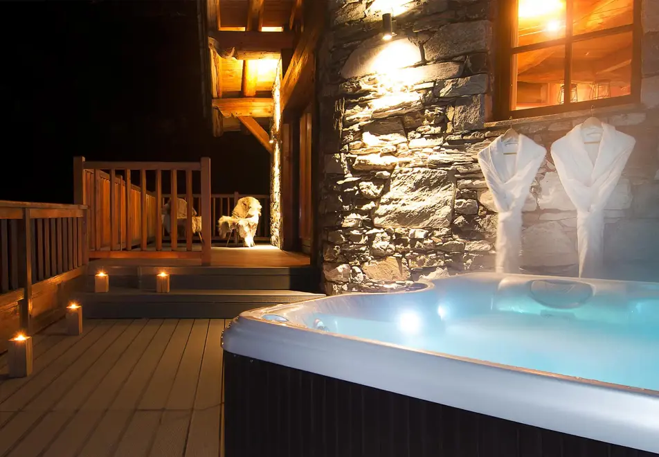 Chalet Arosa, Val d'Isere (self catered or catered chalet) - Outdoor hot tub