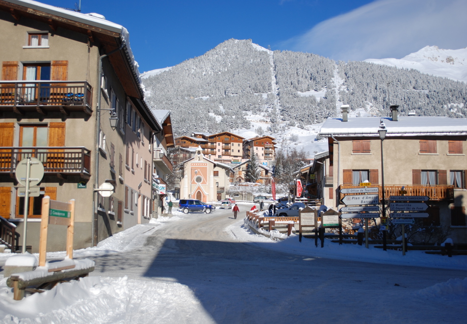 Aussois Village © (MO. Arc en ciel OT AUSSOIS)