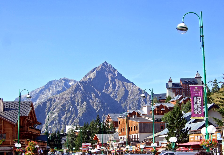 Les Deux Alpes Village