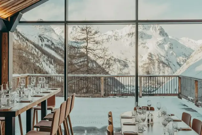 Val d'Isere altitude restaurant.webp