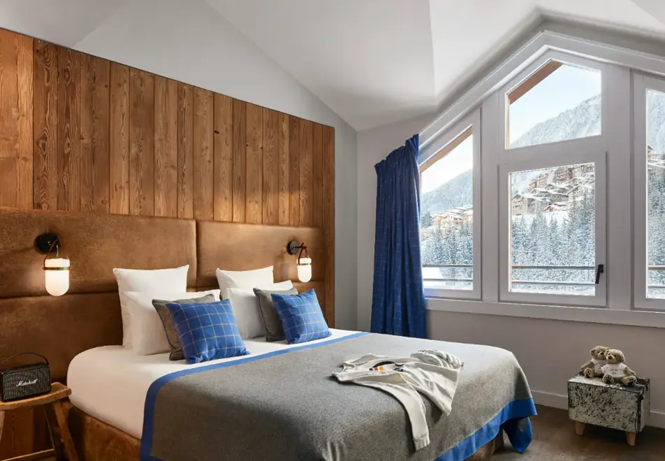 Ecrin Blanc, Courchevel 1650 (hotel) - Typical grande suite style