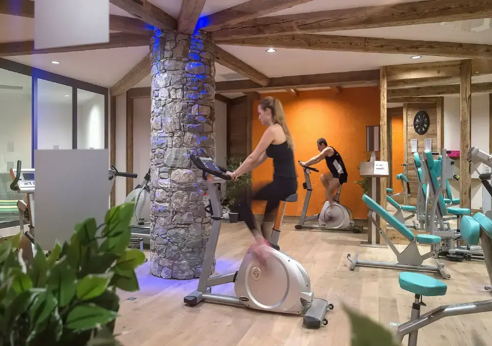 Kalinda-Tignes 1800-Fitness room.webp