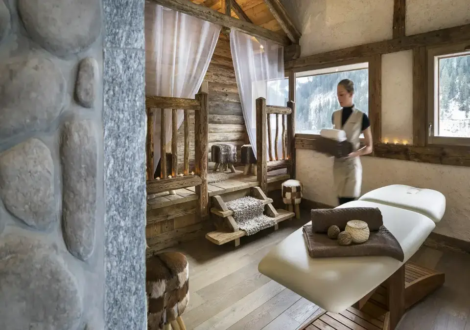 Les Chalets d'Angele-Chatel-Treatment room.webp