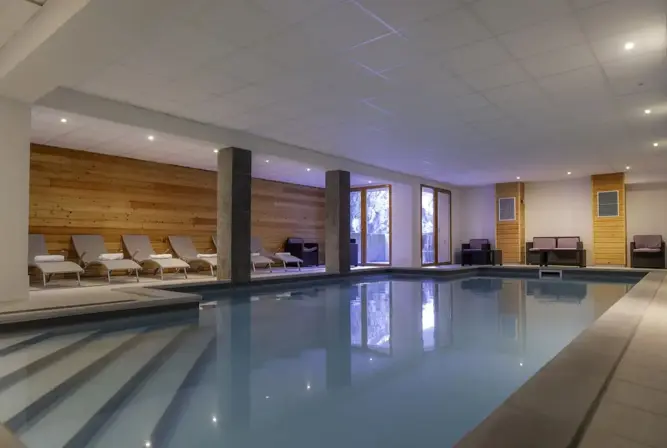 Le Crystal-Vaujany-Indoor pool (1).webp