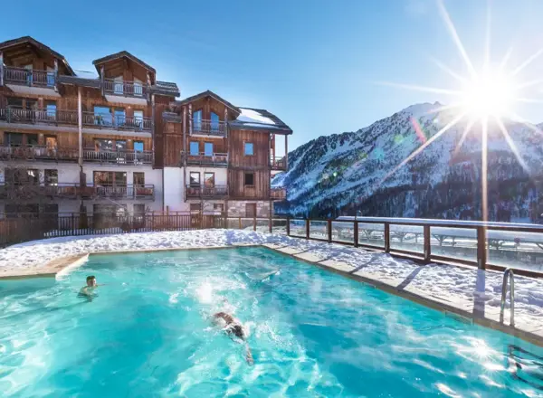 Hameau Des Airelles Montgenevre Outdoor Pool (©Manureyboz)