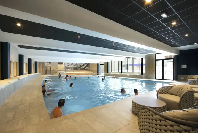 l'Eclose-Alpe d'Huez-Indoor pool.webp