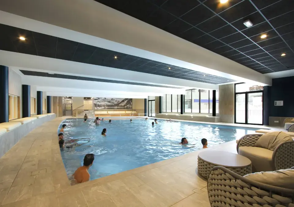 l'Eclose-Alpe d'Huez-Indoor pool.webp