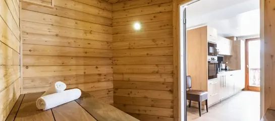 5 bedroom superior apartment sleeping 10/12 (may be duplex) (c.125m2):