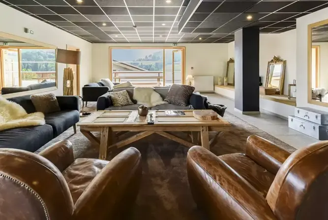 Les Fermes du Mont Blanc-Combloux-Reception lounge (1).webp