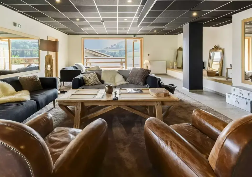Les Fermes du Mont Blanc-Combloux-Reception lounge (1).webp