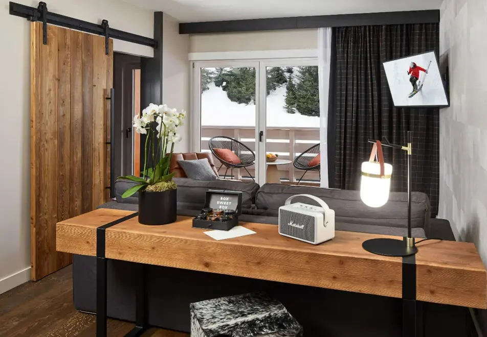 Ecrin Blanc, Courchevel 1650 (hotel) - Typical family suite style