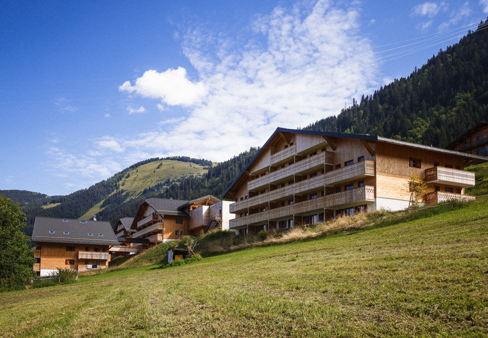 Grand Lodge (Chatel) Exterior