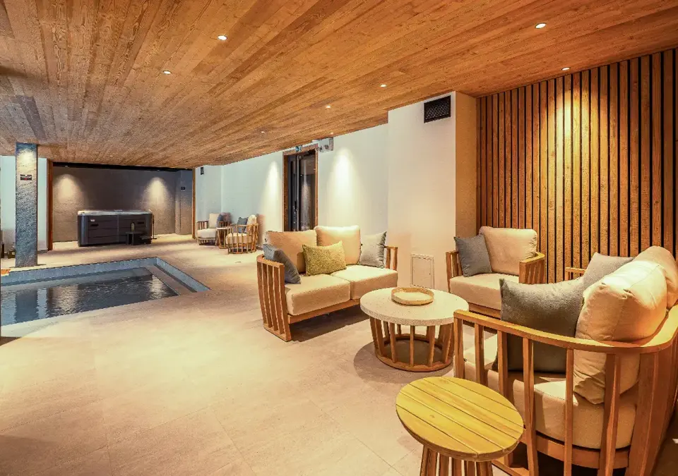 Alpeggio-Les Deux Alpes-Indoor pool (2).webp
