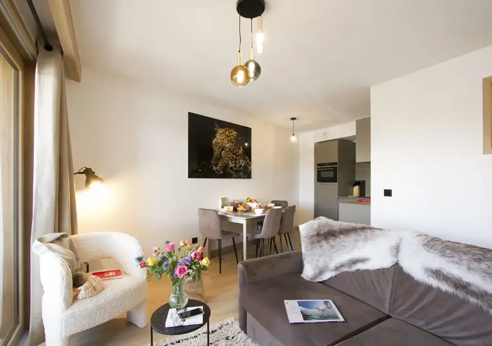 Phoenix-Alpe d'Huez-Typical B building apartments (7).webp