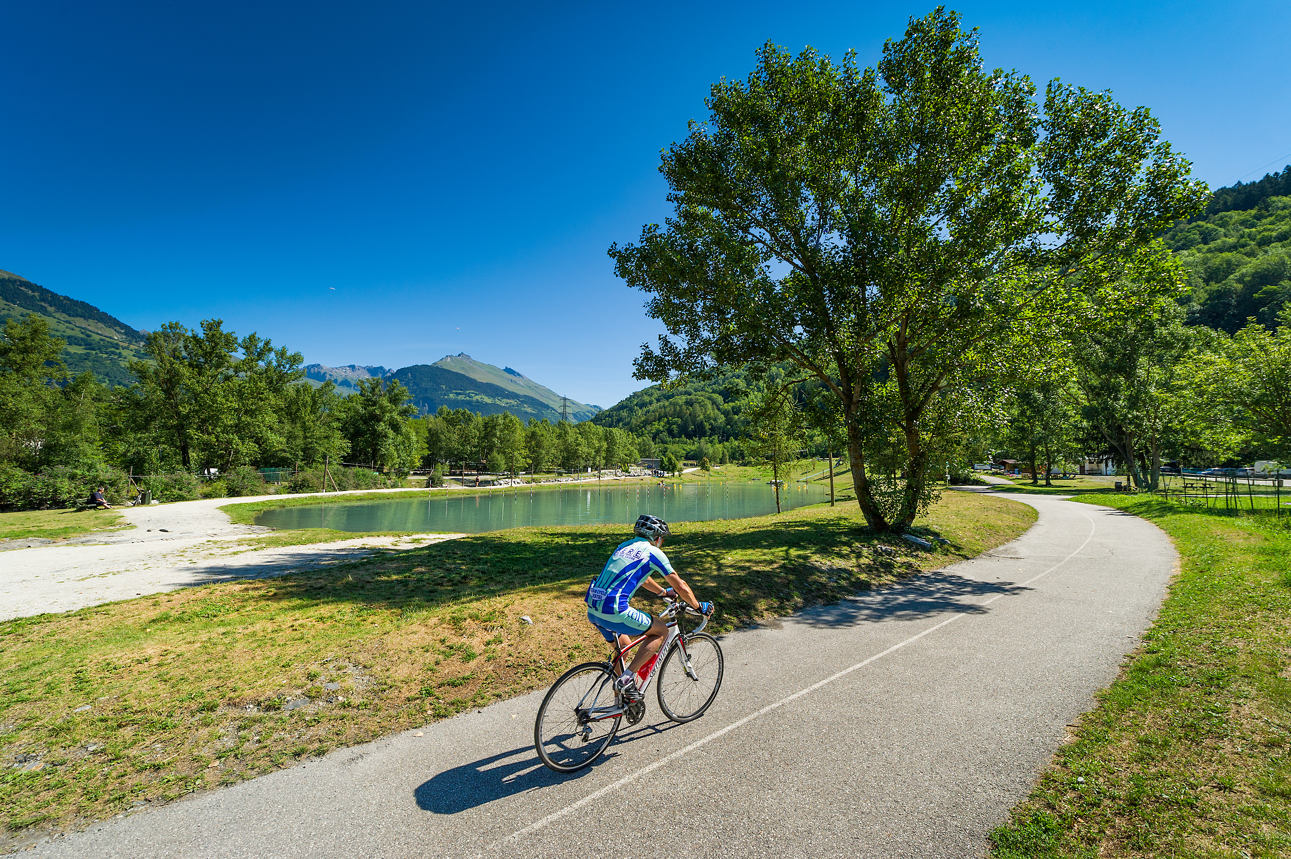 Bourg St Maurice Cycling © (andyparant)