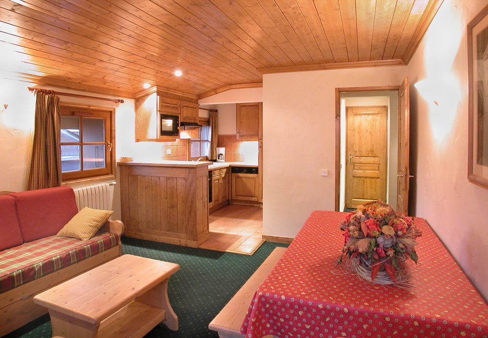 Alpina Lodge, Les 2 Alpes (self catered apartment) - Dining