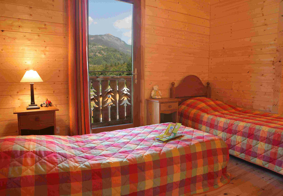 Bois de Champelle, Morillon (self catered chalet) - Bedroom