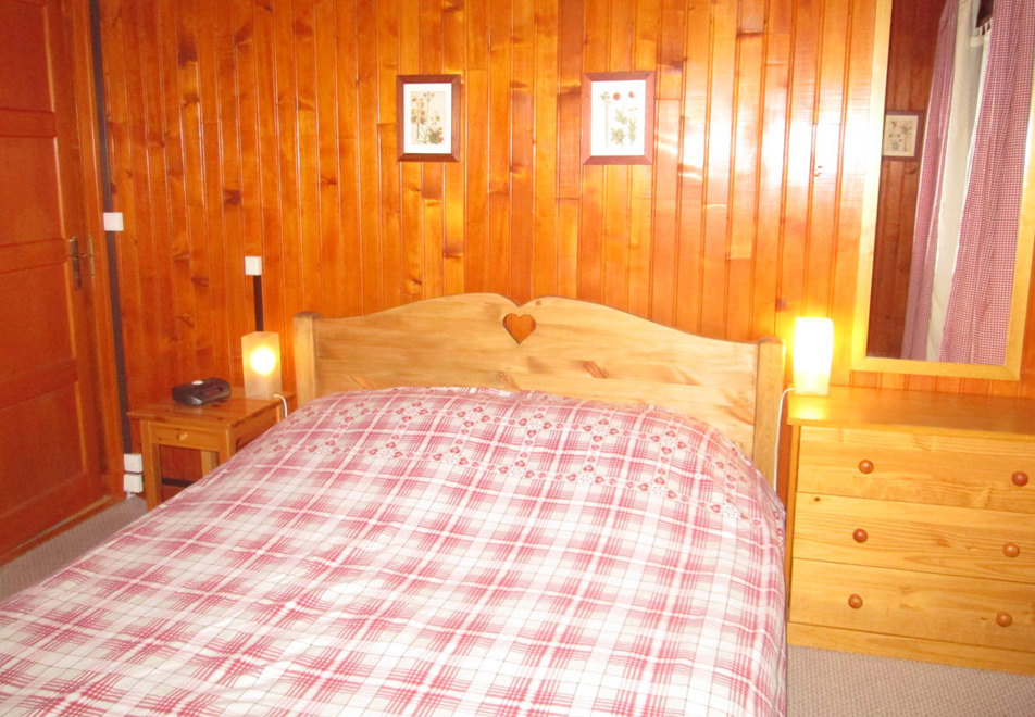 Le Penoutlay, Le Penoutlay (self catered chalet) - Double bedroom