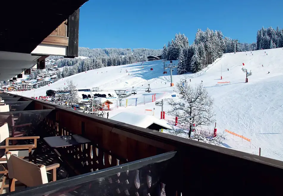 Hotel La Marmotte, Les Gets (hotel) - Right on the slopes