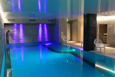 Delphine Apartments, Les Gets (self catered chalet) - Indoor pool
