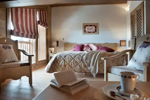 Les Chalets du Jouvence, Les Carroz (self catered apartments) - Double Bedroom