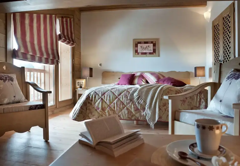 Les Chalets du Jouvence, Les Carroz (self catered apartments) - Double Bedroom