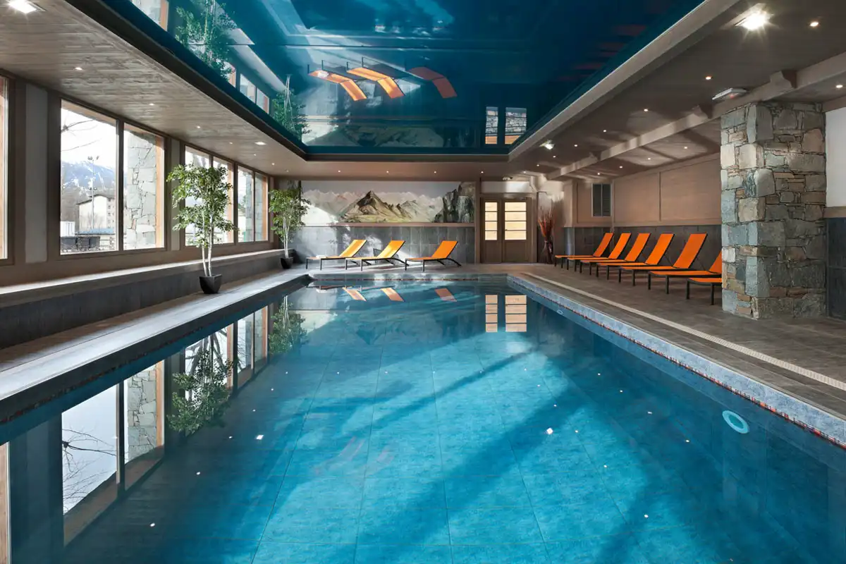 Le Coeur d'Or, Bourg St Maurice (self catered apartments) - Indoor Pool