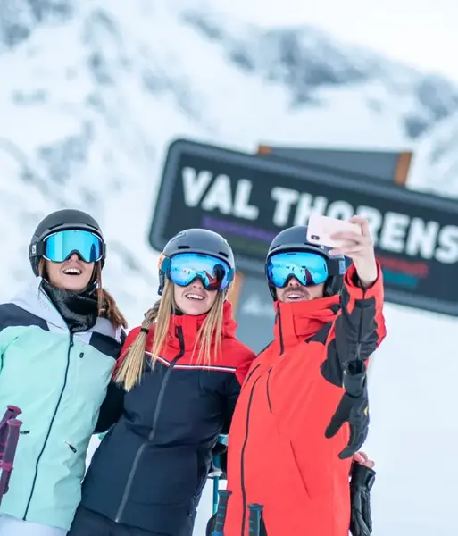 HEADER-Val Thorens skiers-2000px.webp