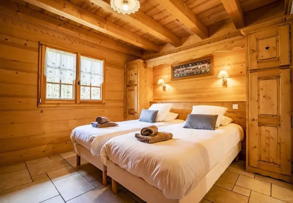 Chalet Le Refuge, Chatel (self catered chalet) - Bedroom
