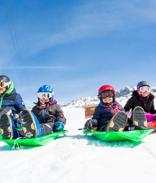 HEADER-Alpe_dHuez_Tourisme sledge (©Laurent_Salino)-2000px.webp