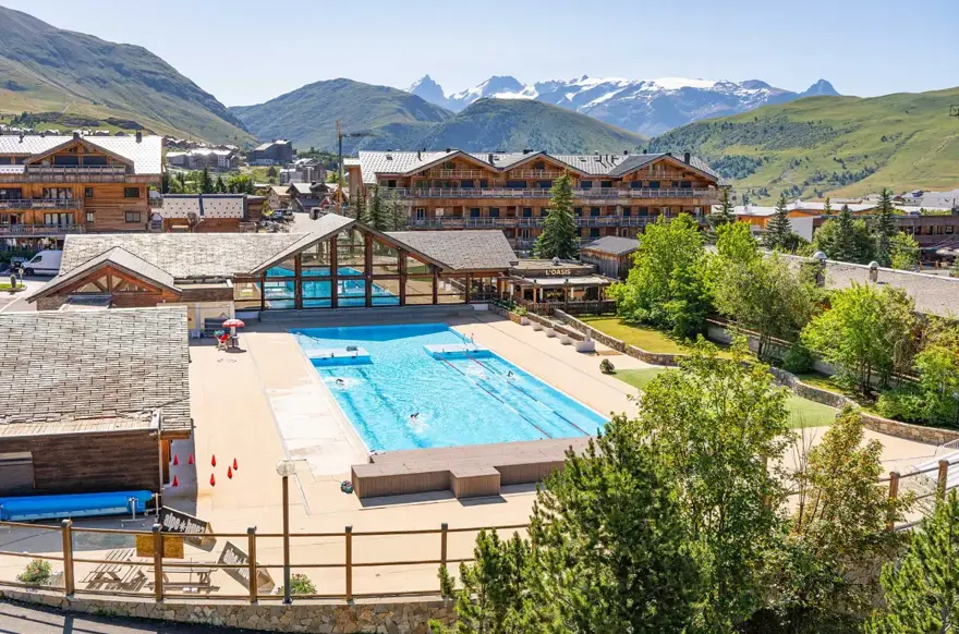 Alpe d'Huez swimming complex.webp