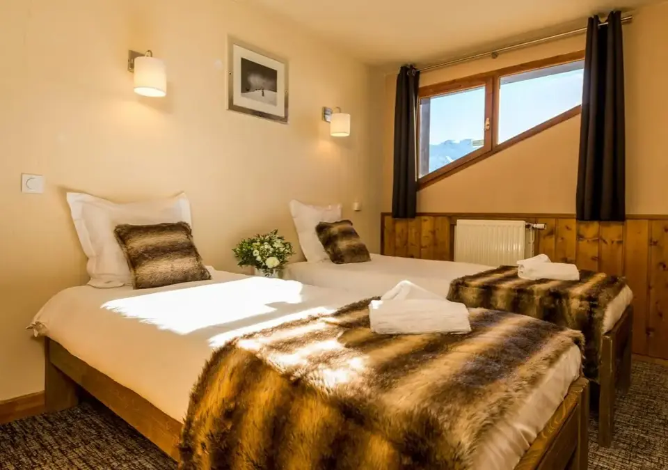 Val 2400 - Val Thorens - Bedroom (1).webp