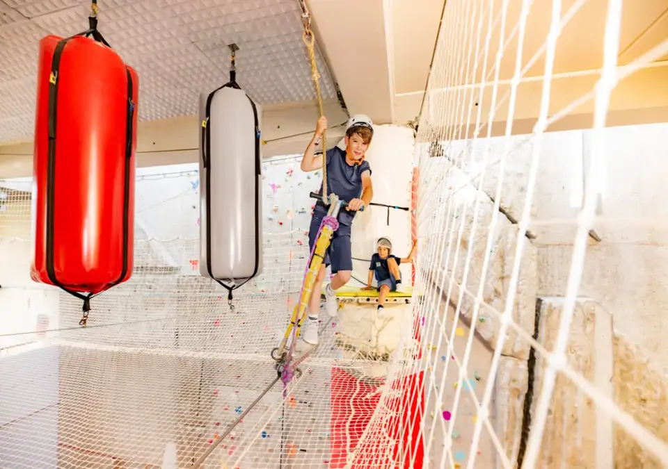Alpe d'Huez indoor adventure ropes.webp
