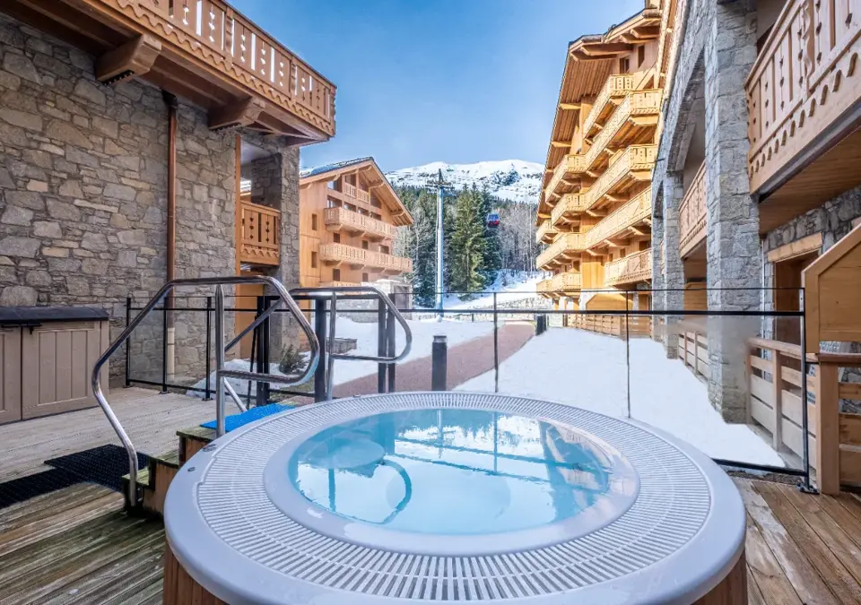 Hevana,Meribel images-Hot tub.webp