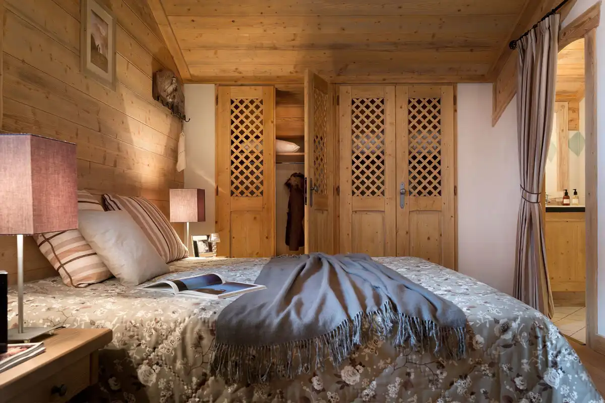 Le Coeur d'Or, Bourg St Maurice (self catered apartments) - Double Bedroom
