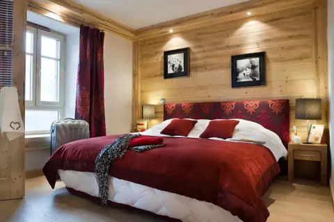 Les Chalets d'Angele, Chatel (self catered apartments) - Double Bedroom