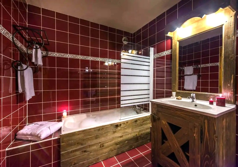 Val 2400 - Val Thorens - Bathroom.jpg