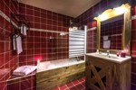 Val 2400 - Val Thorens - Bathroom.jpg