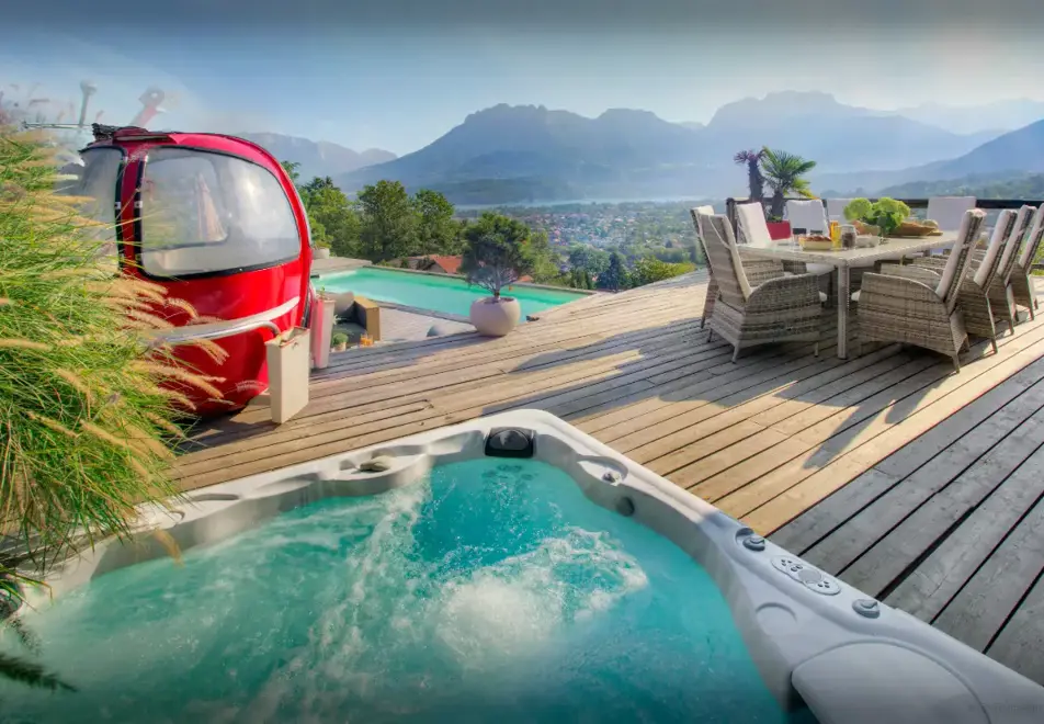 Chalet Kalyssia, Lake Annecy (self catered chalet) - Outdoor hot tub