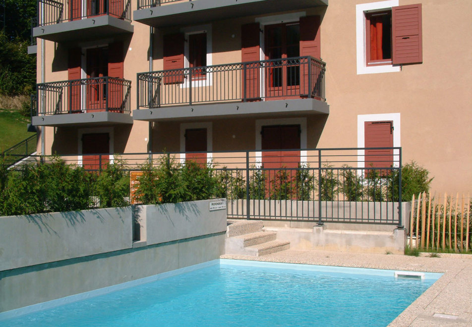 Les Arolles, St Gervais (self catered apartment) - Outdoor heated pool & sun terrace