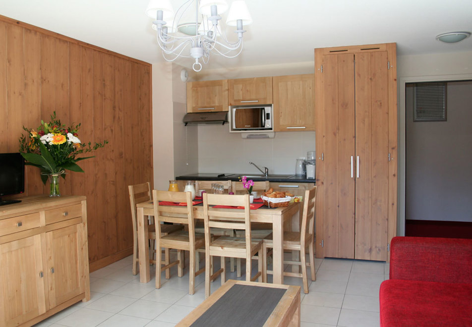 Aigle Bleu, Briancon (self catered apartment) - Dining room