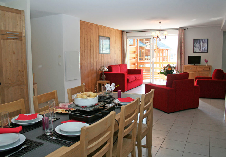 Aigle Bleu, Briancon (self catered apartment) - Dining/living room