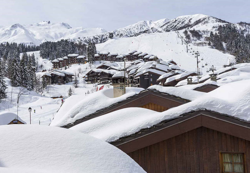 Hotel du Bourg, Valmorel (Hotel) - 100m from Slopes