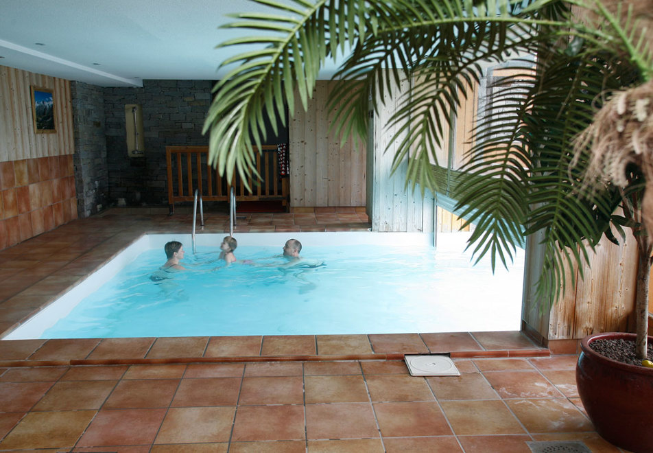Vallee d'Or, Valloire (self catered apartments) - Indoor pool