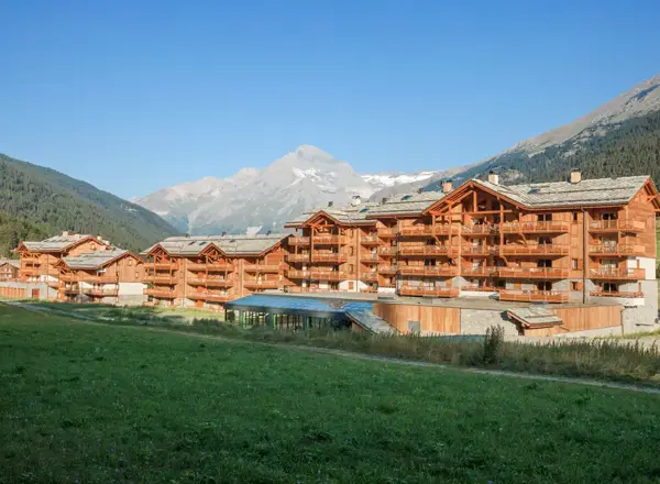 Les Chalets du Flambeau (Val Cenis) exterior (9) OPT SUMMER