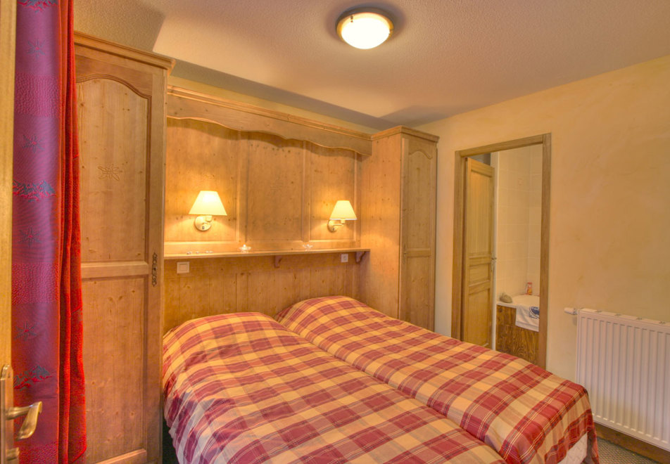 Les Balcons de Village, Val Cenis (Self catered apartments) - Twin bedroom