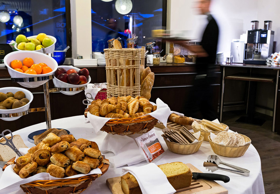 Hotel Les Aiglons, Chamonix (hotel) - Breakfast