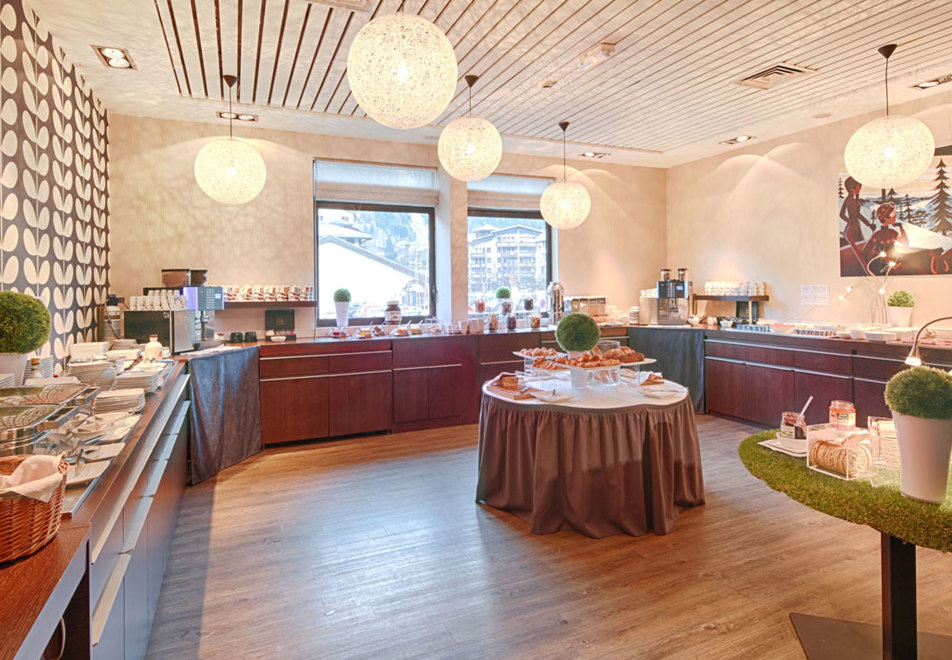 Hotel Les Aiglons, Chamonix (hotel) - Breakfast